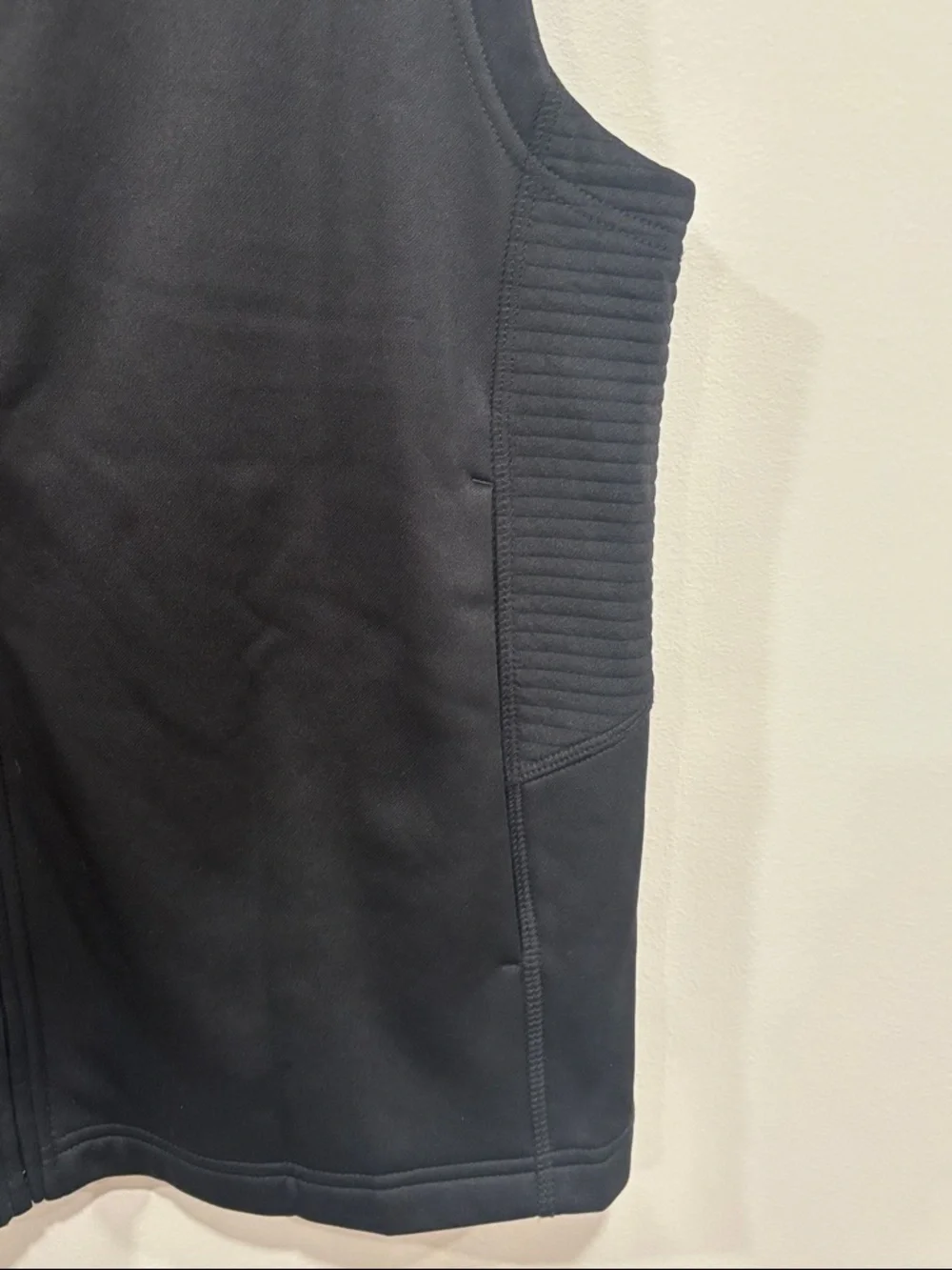 PGA TOUR Black Presidents Cup Sleeveless Zip Vest with Yellow Logo